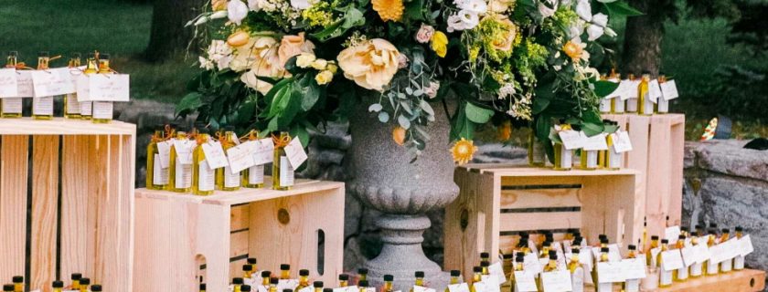 Creative Ways to Display Wedding Favors