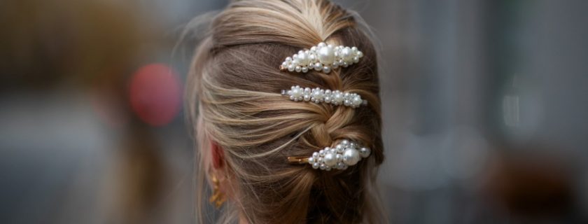 wear a barrette in hairstyles